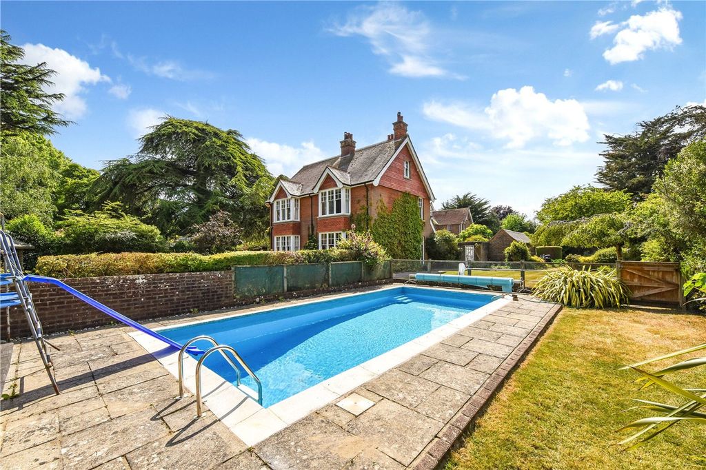 Property photo 2 of 36 Picture No. 32