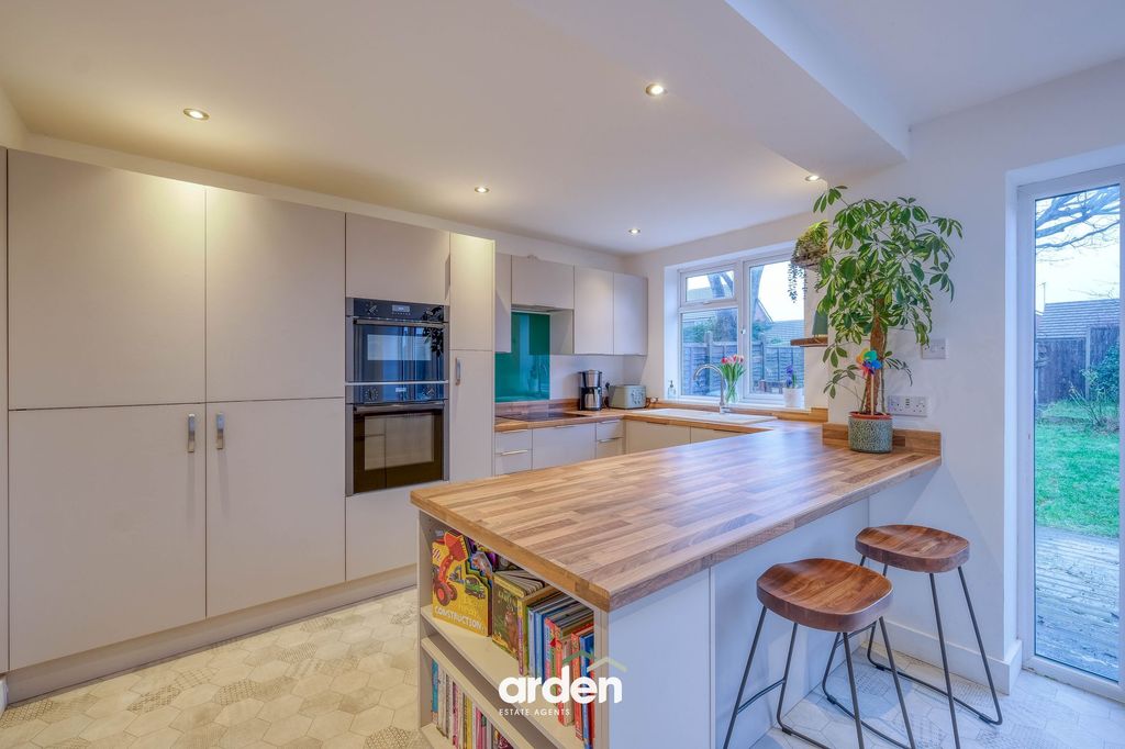 Property photo 2 of 17