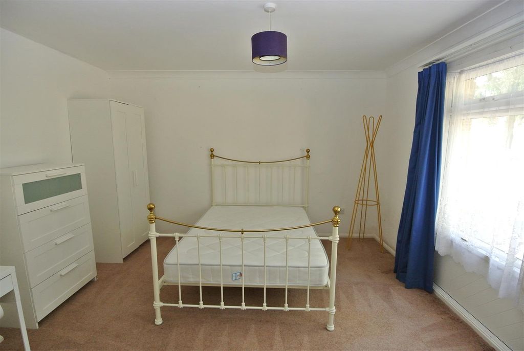 Property photo 2 of 21 Bedroom 1.Jpg