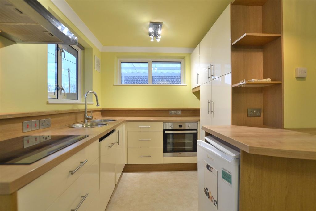 Property photo 3 of 13 Kitchen.Jpg