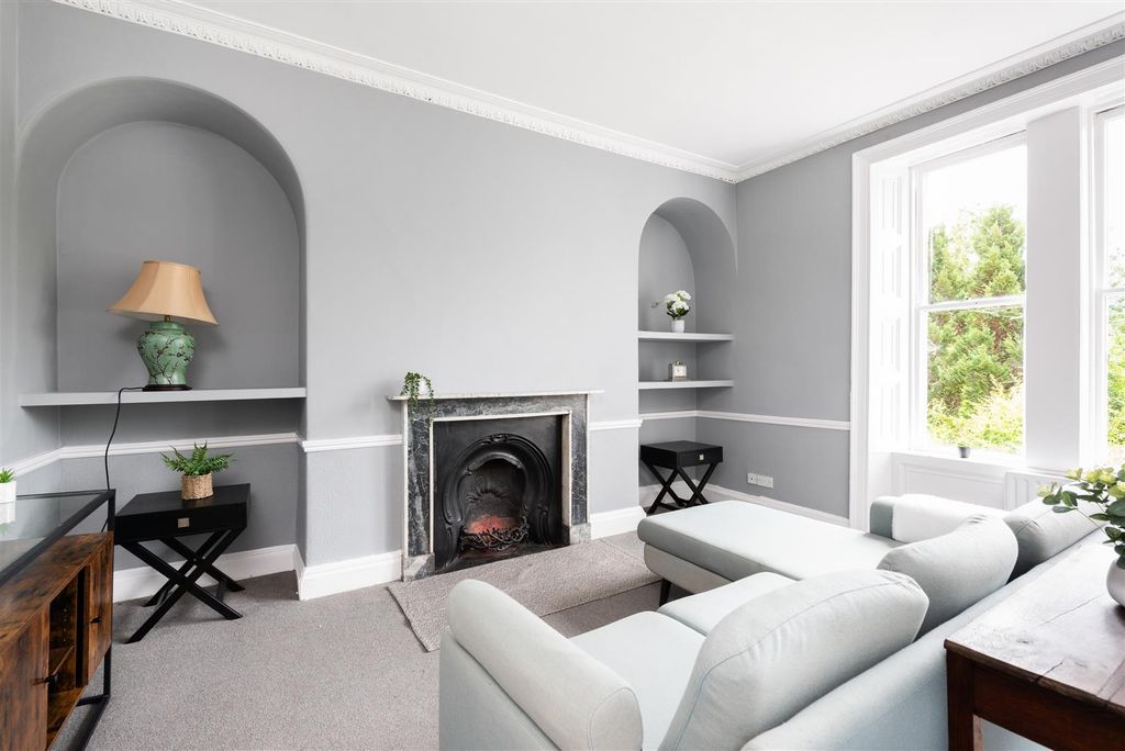 Property photo 2 of 14 Garden Flat, 7 Kensington Place, Bath BA1 6Aw-4.Jp