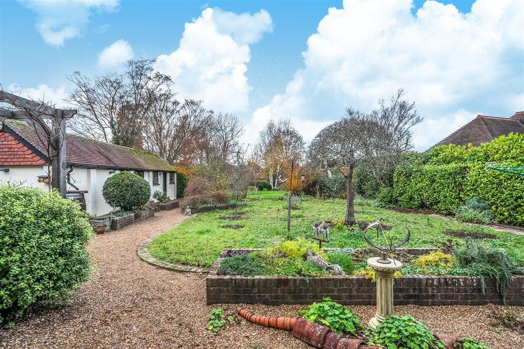 Property photo 2 of 26 1385606-11-6929Da31B0B35.Jpg