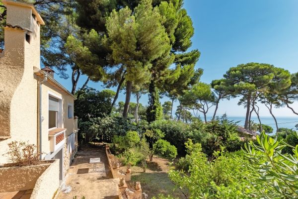 Property photo 2 of 3