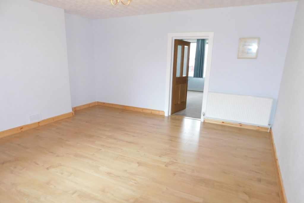 Property photo 3 of 9 Lounge