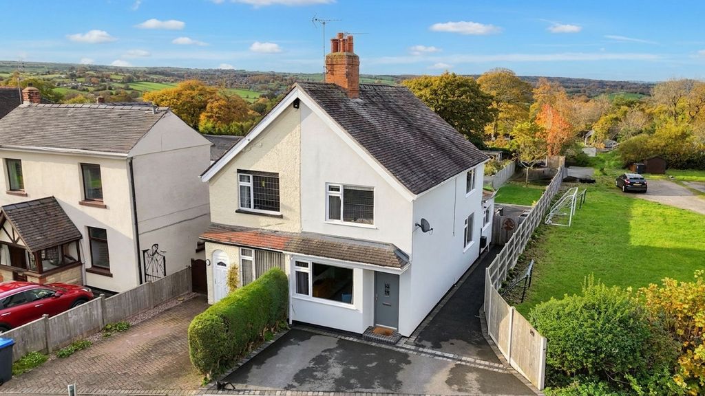Property photo 1 of 32