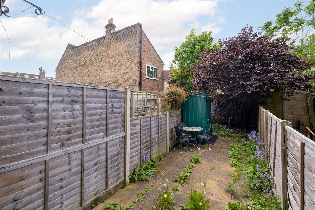 Property photo 3 of 8 Picture No. 14