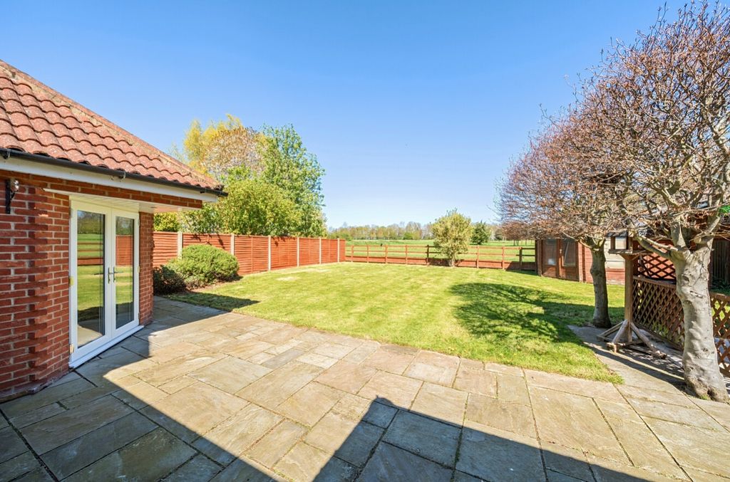 Additional image 8 of 5 bed bungalow for saleAylesby, Grimsby, Lincolnshire DN37