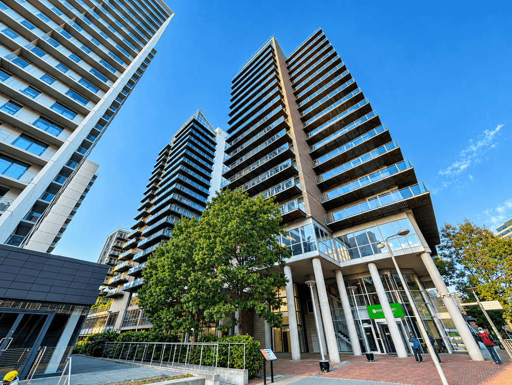 Property photo 1 of 20 Luxury Three-Storey Triplex Apartment | The Edge | City Centre