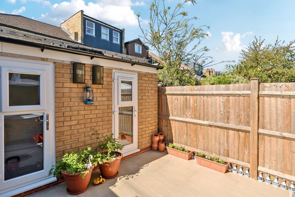 Property photo 3 of 15 1450092-14-69Eb3d...