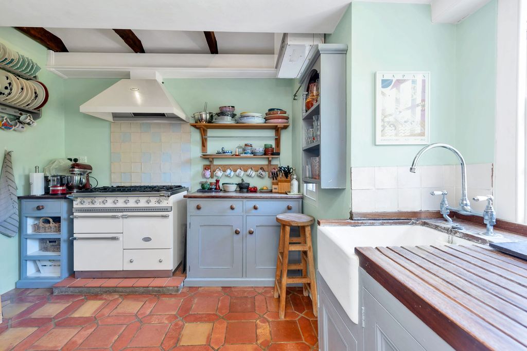 Property photo 2 of 16