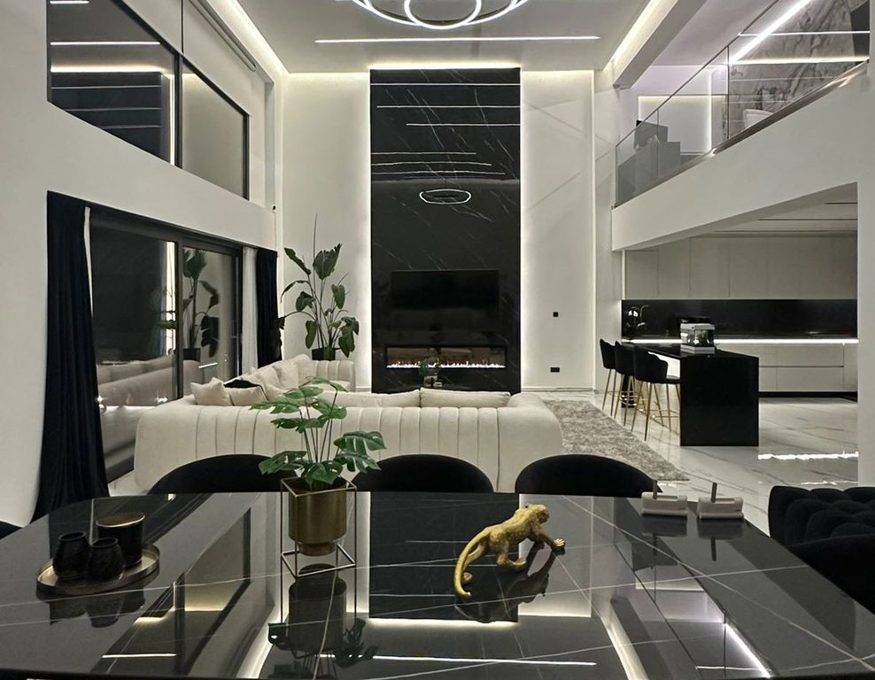 Property photo 1 of 35