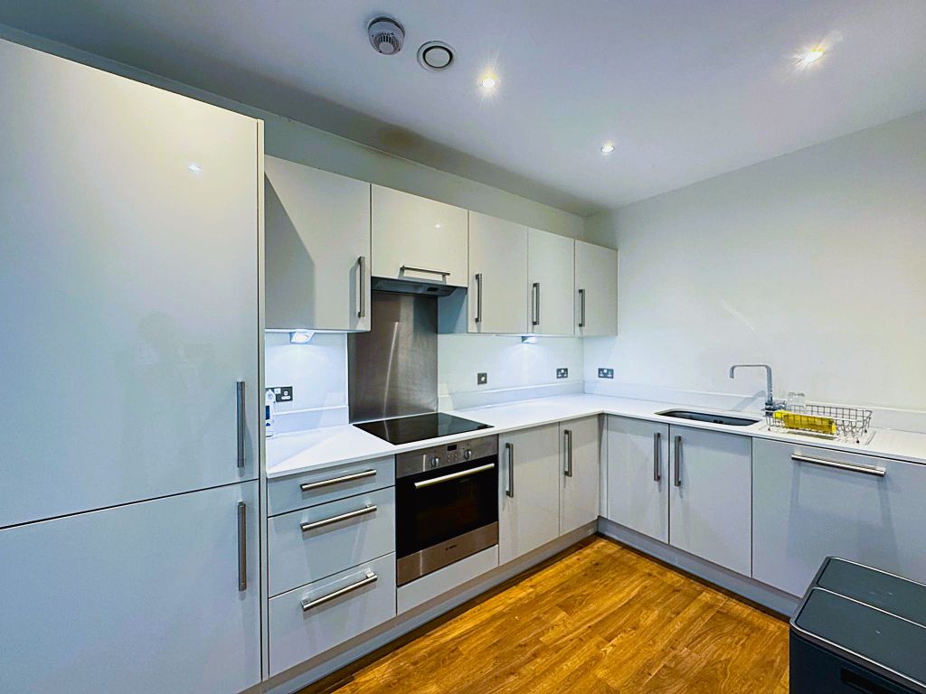 Property photo 3 of 8 Ayeslbury. Hatton House, Ealing Road.  (13)