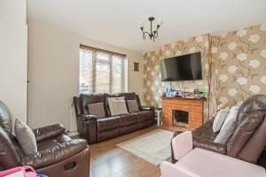 Property photo 2 of 13 Living Area