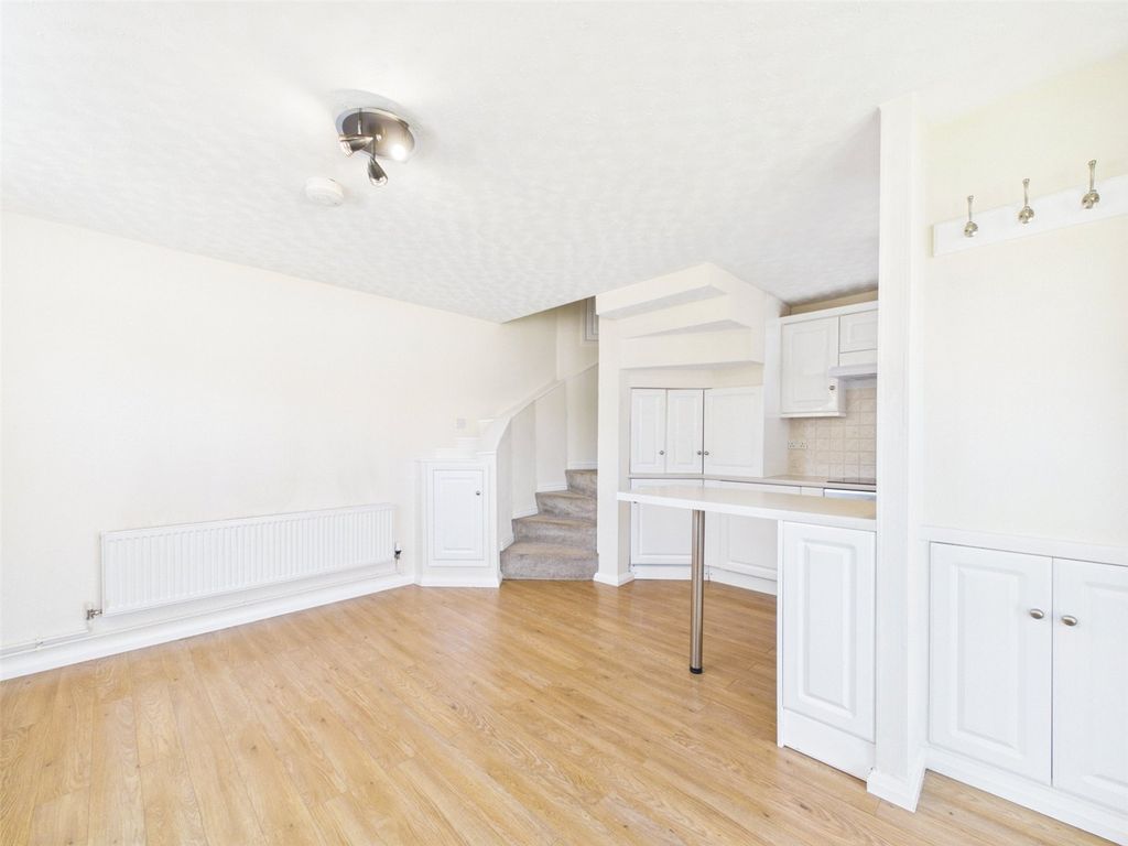Property photo 3 of 8 Picture No. 09