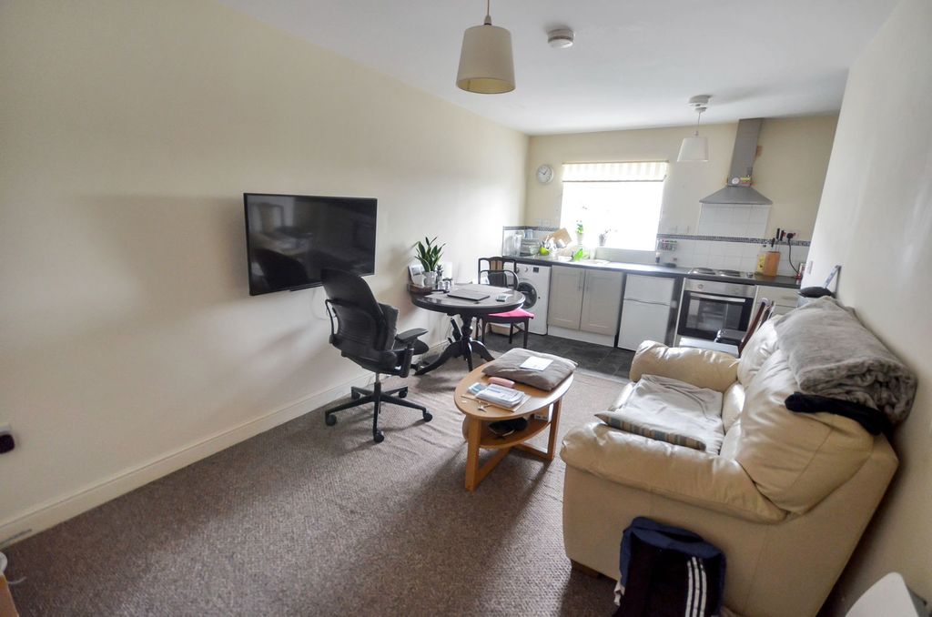 Property photo 3 of 7
