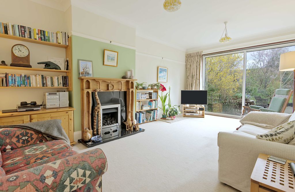 Property photo 3 of 17 Photo 28