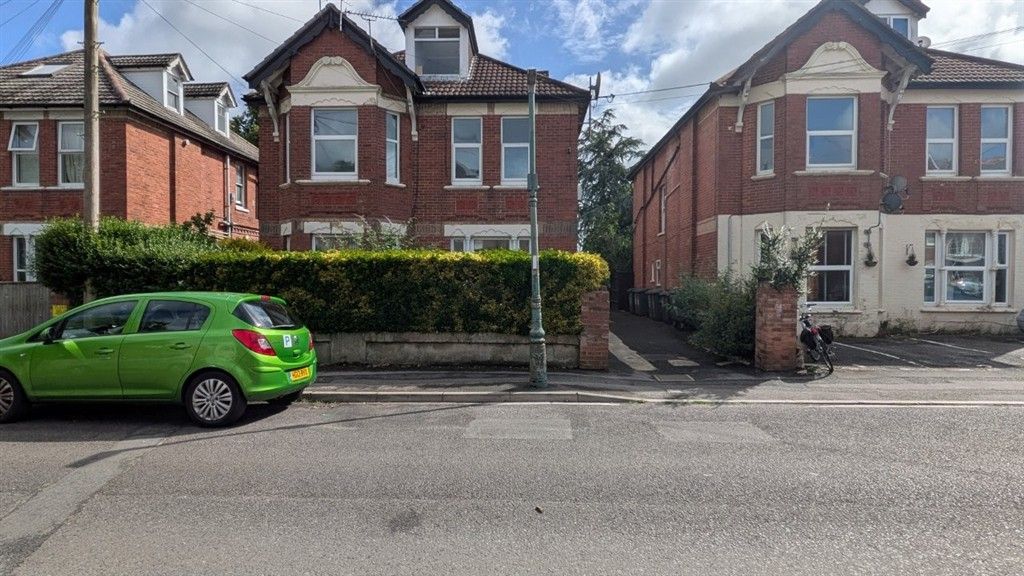 Property photo 1 of 2