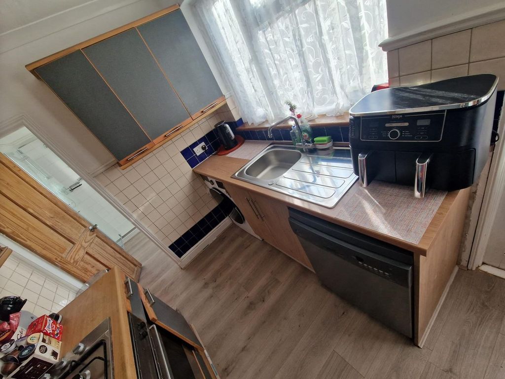 Property photo 3 of 16 Photo 3