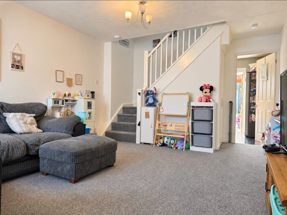 Property photo 2 of 11