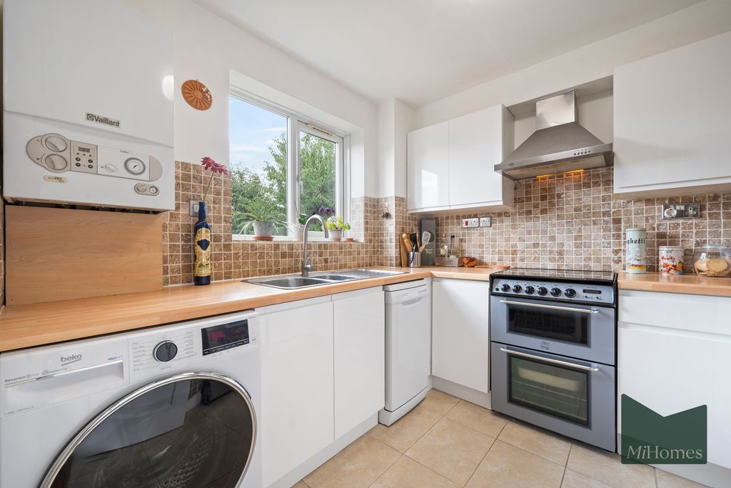 Property photo 2 of 12
