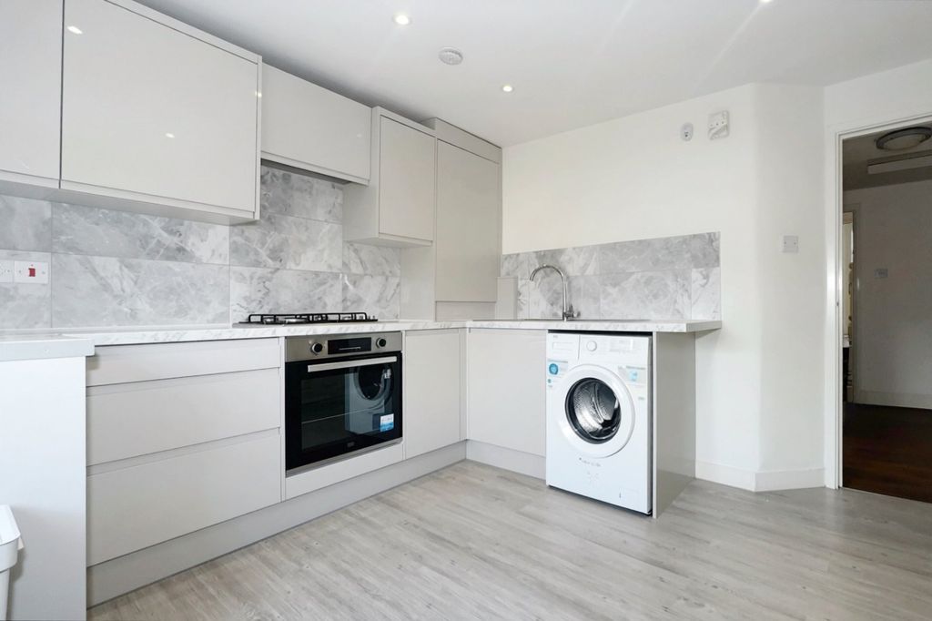 Property photo 1 of 18 Picture No. 35