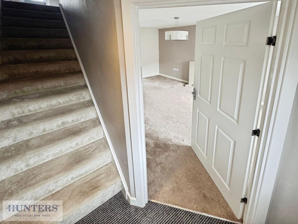 Property photo 2 of 19 Entrance Hallway