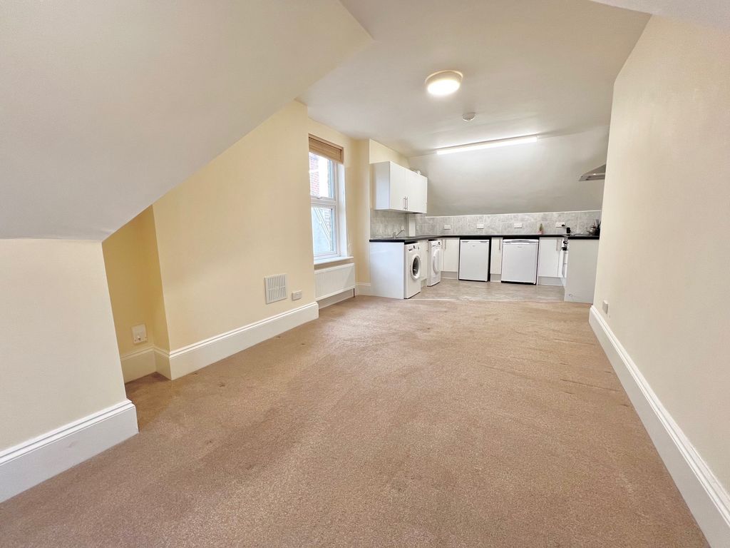 Property photo 2 of 11 Photo 4