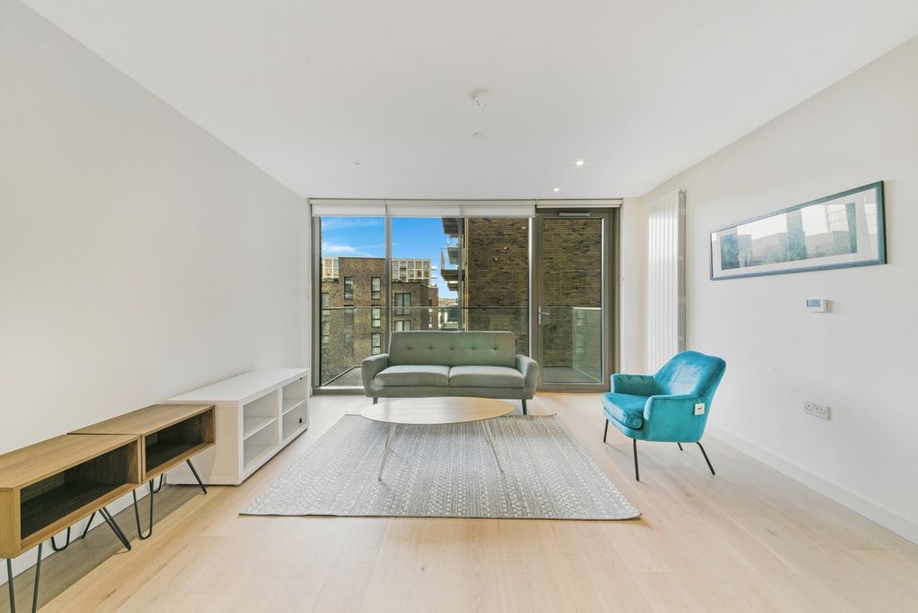 Property photo 1 of 9 Living