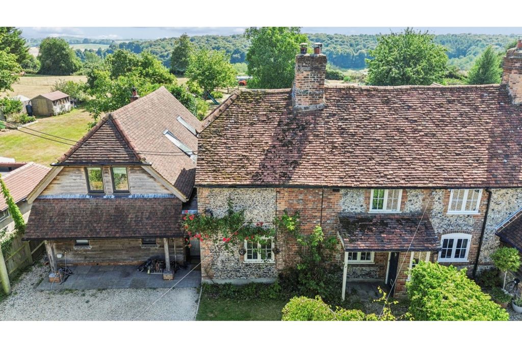Property photo 2 of 32