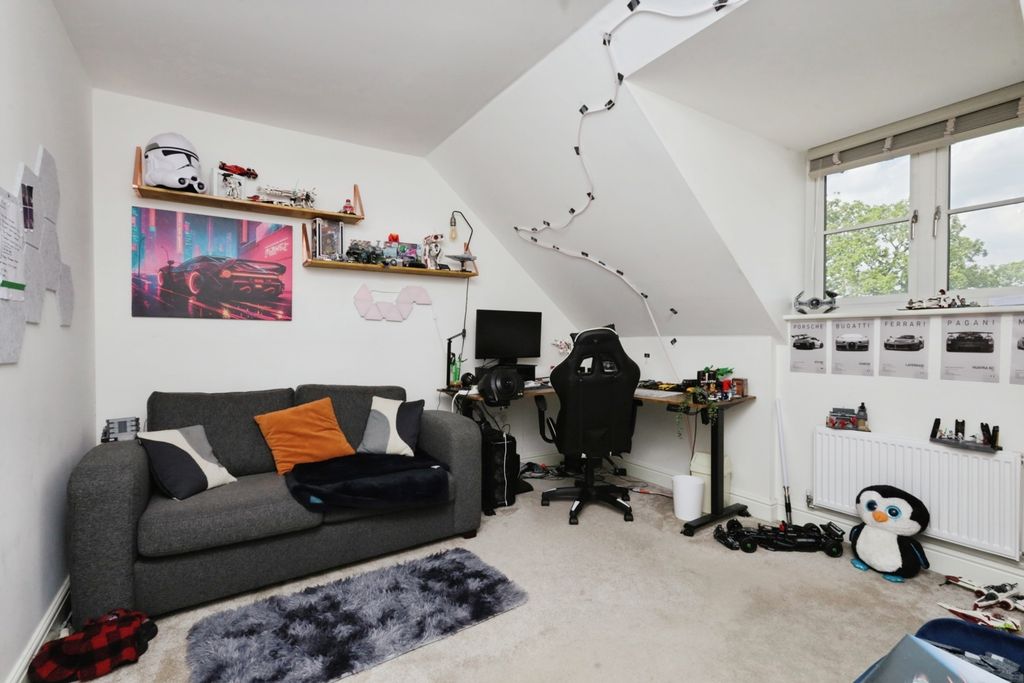 Additional image 9 of 5 bed town house for saleMillennium Way, Heathfield, East Sussex TN21