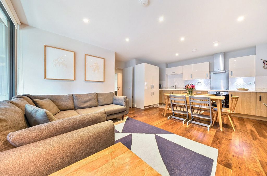 Property photo 1 of 16 Reception