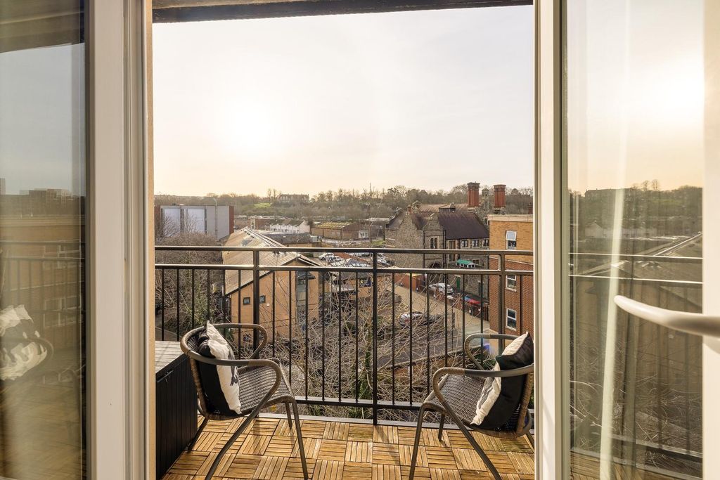 Property photo 3 of 23 Char0040-Cn.Jpg
