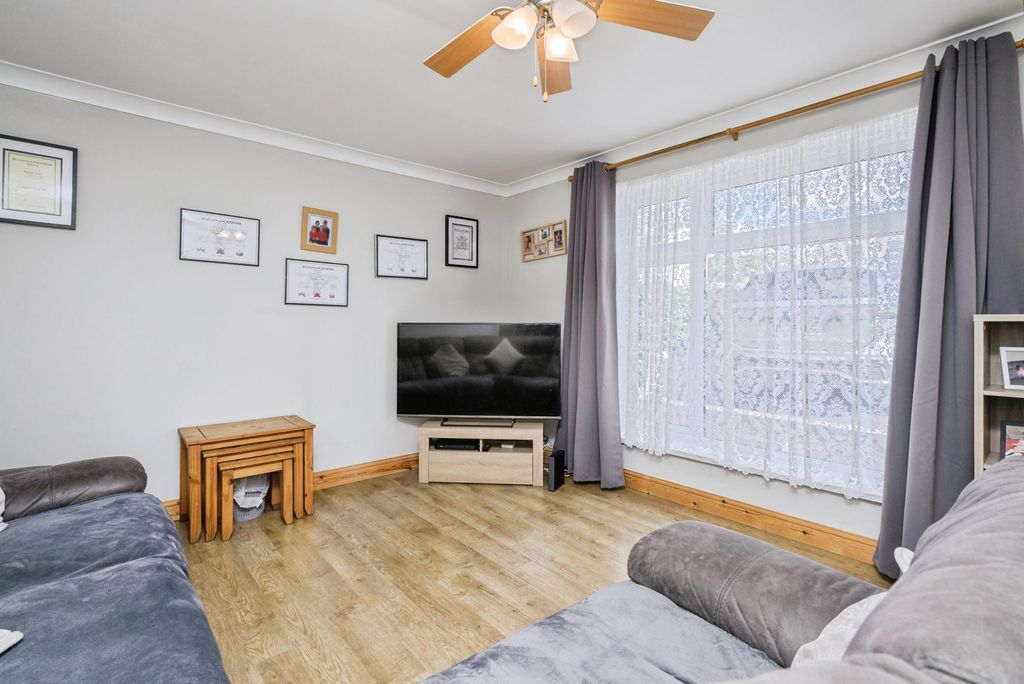 Property photo 2 of 17 Pbox-Img.Jpg