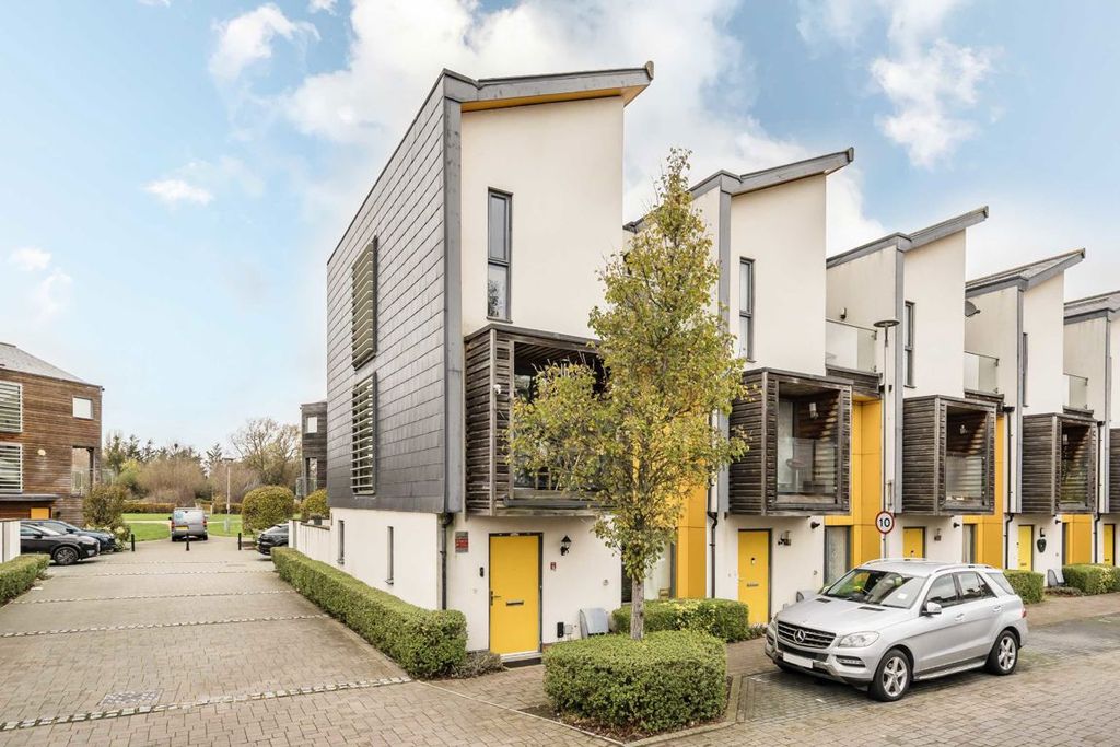 Property photo 3 of 3