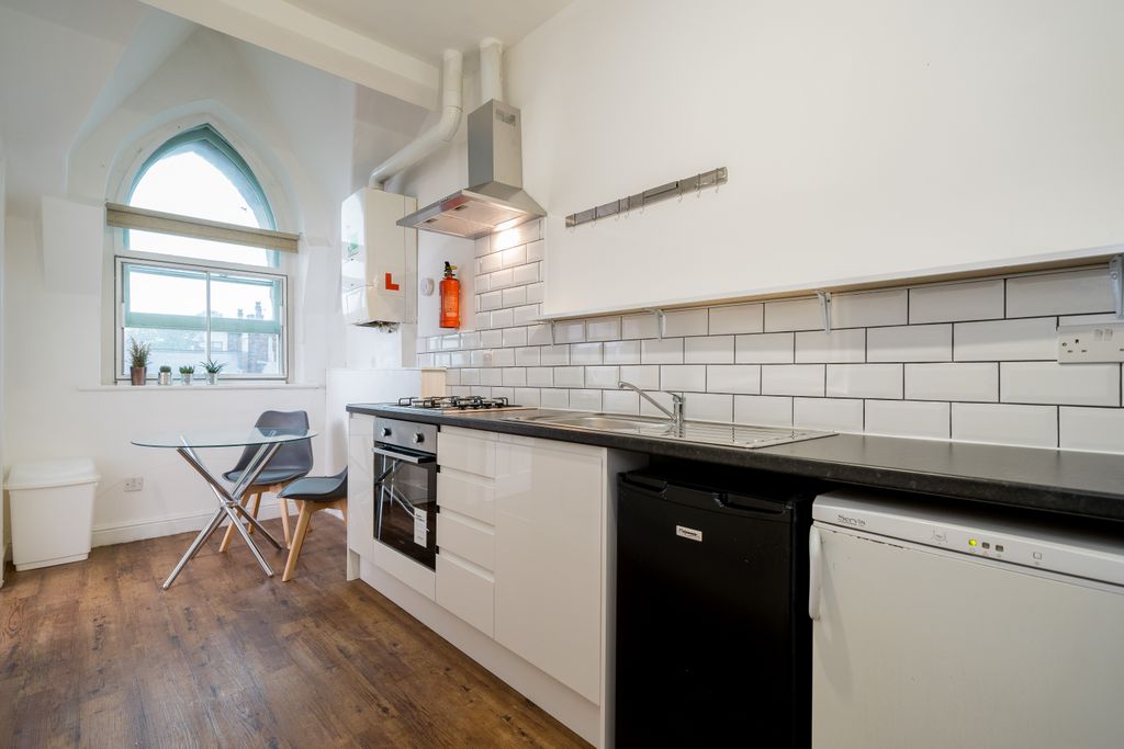 Property photo 2 of 4