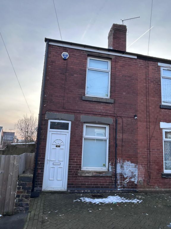 Property photo 1 of 8 Cross St