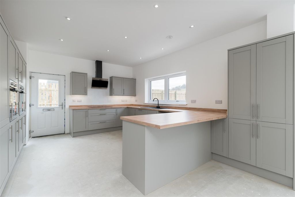 Property photo 3 of 31 3