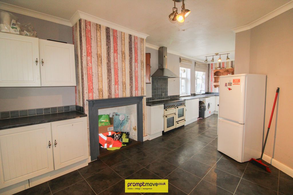Property photo 2 of 13 Na