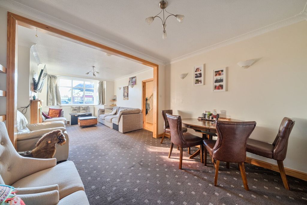 Property photo 2 of 21 Picture No. 19