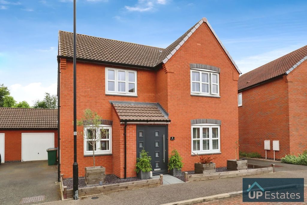 Property photo 1 of 27 Front Aspect