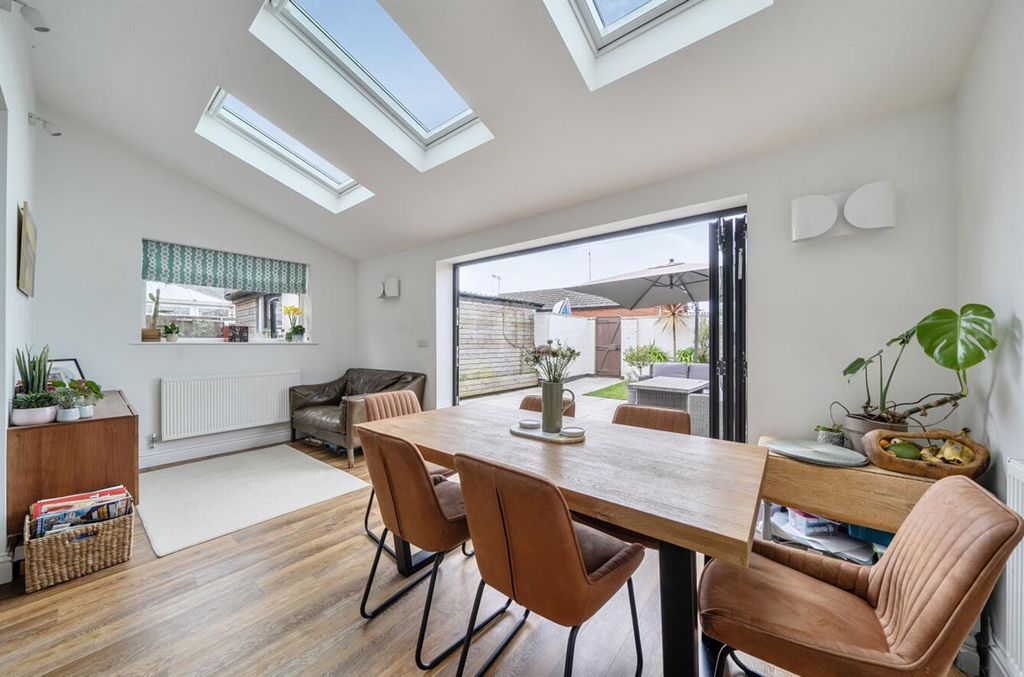 Property photo 3 of 16 Dining Room