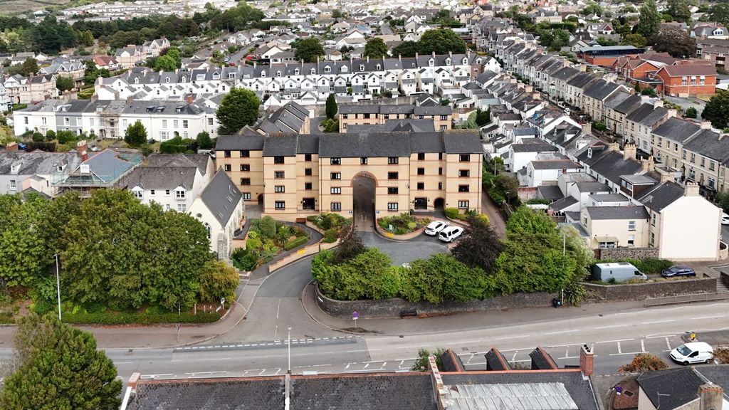 Property photo 1 of 11 Dji_20260818154537_0104_D