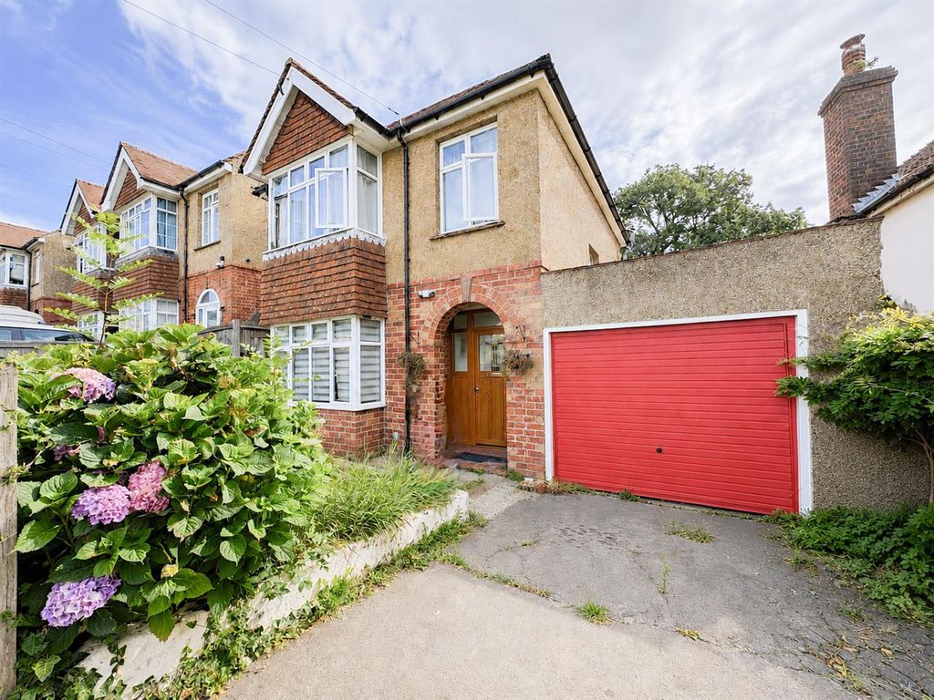 Property photo 1 of 25