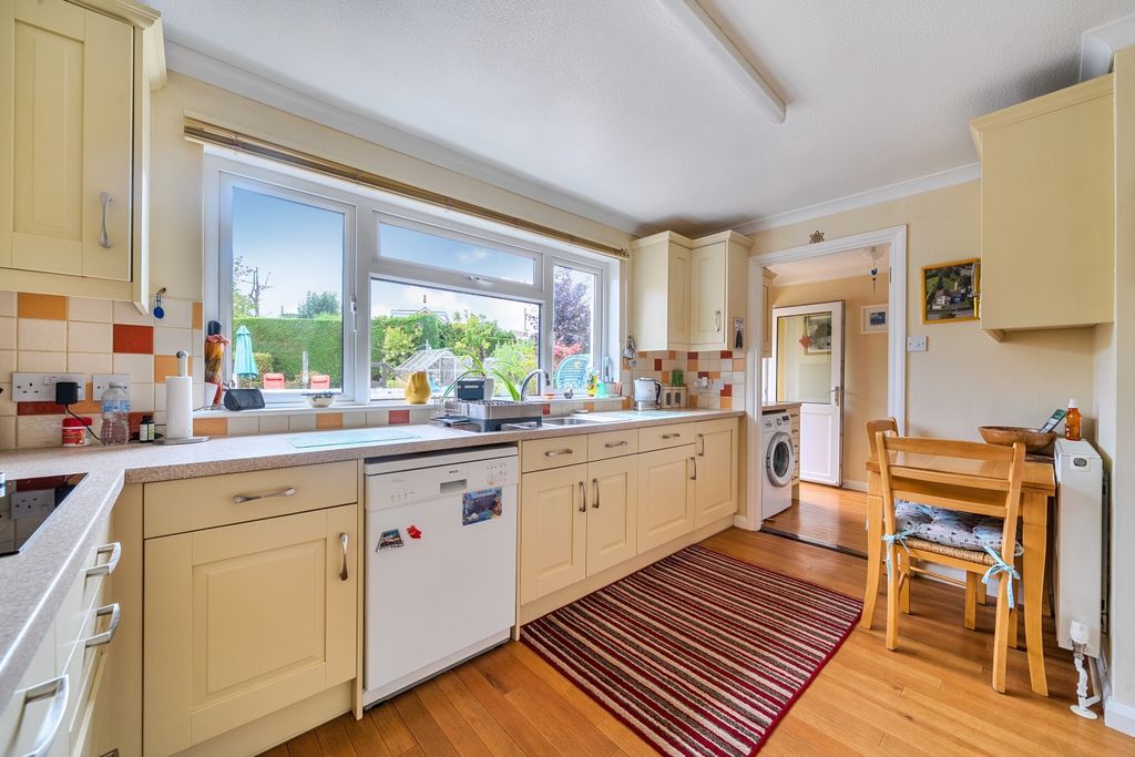 Property photo 2 of 22 19-6A7F37E2dc10A-1503746-1A000Cb12E379-28-28-1
