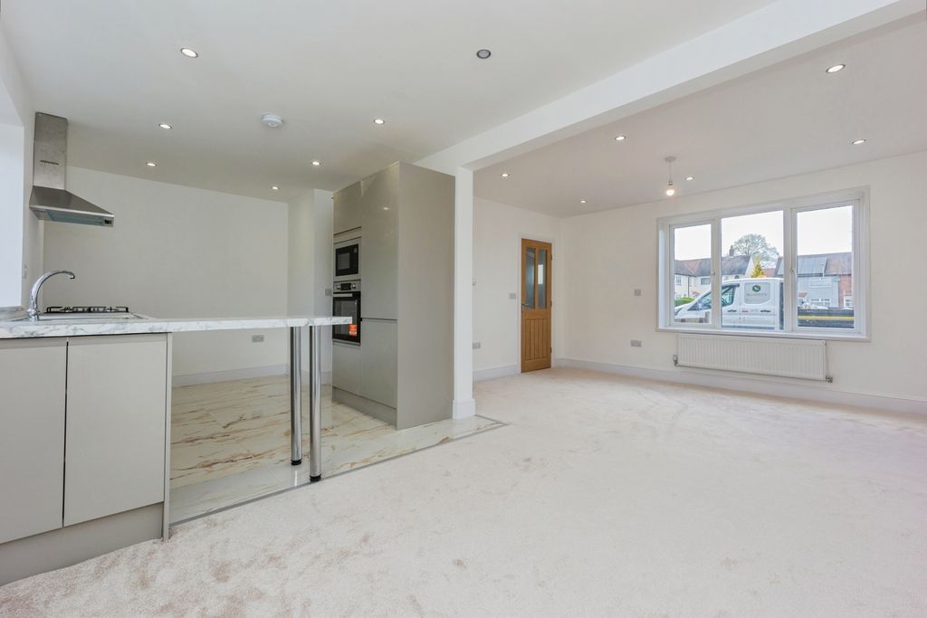 Property photo 3 of 18 Pbox-Img.Jpg