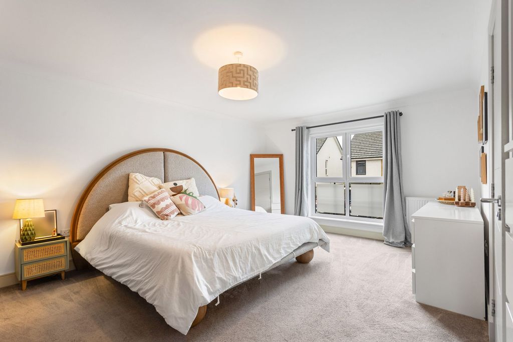 Property photo 3 of 41 Bedroom 1