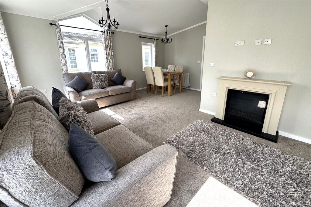 Property photo 3 of 12 Picture No. 05