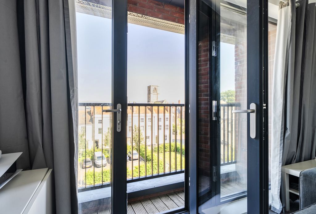 Property photo 3 of 21 1483266-10-6A3E63...