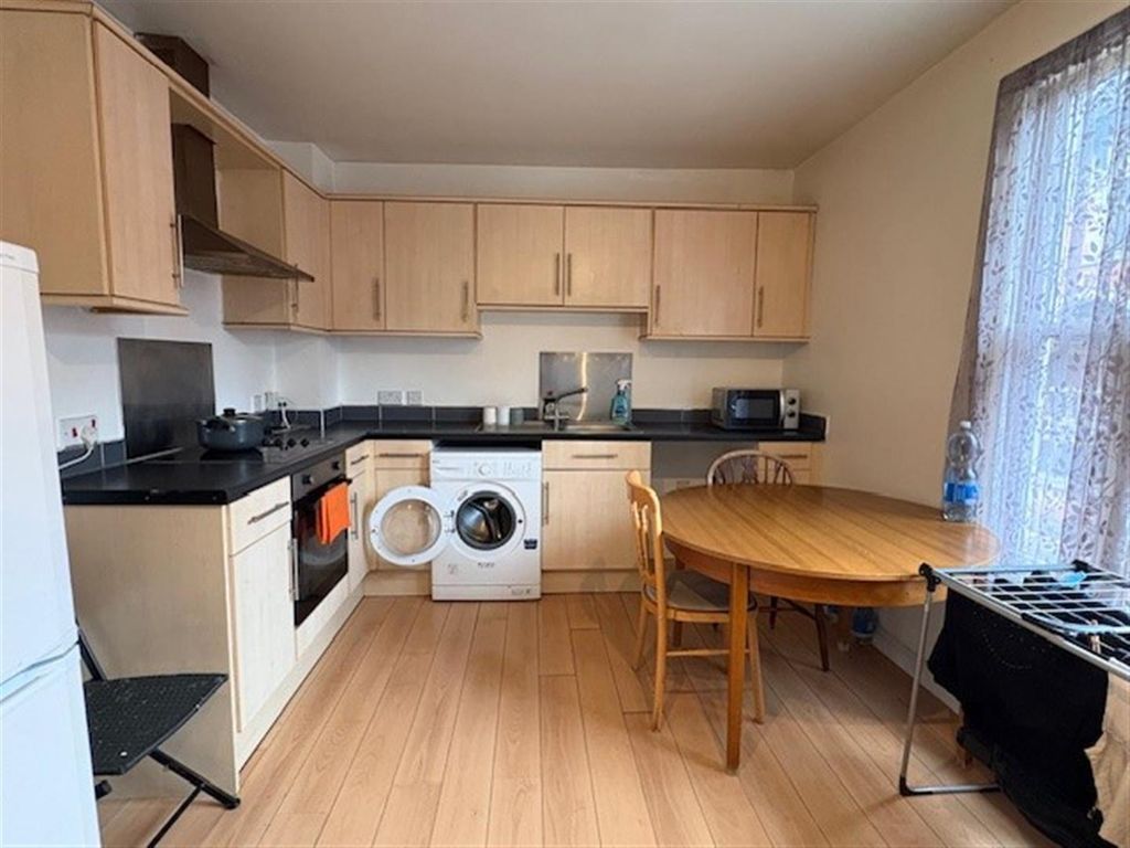 Property photo 3 of 6