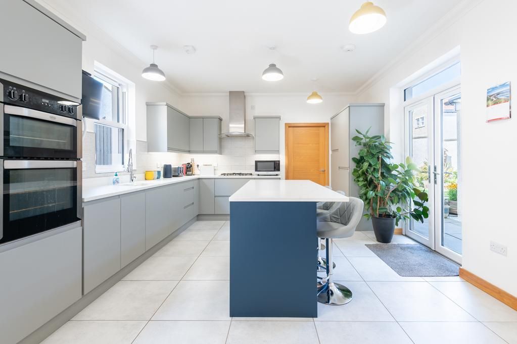Property photo 3 of 30 Lev1477Pem Kitchen.Jpg